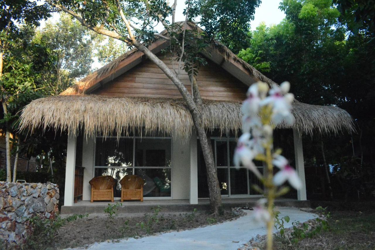Heaven On The Planet Hotel Ekas Exterior foto